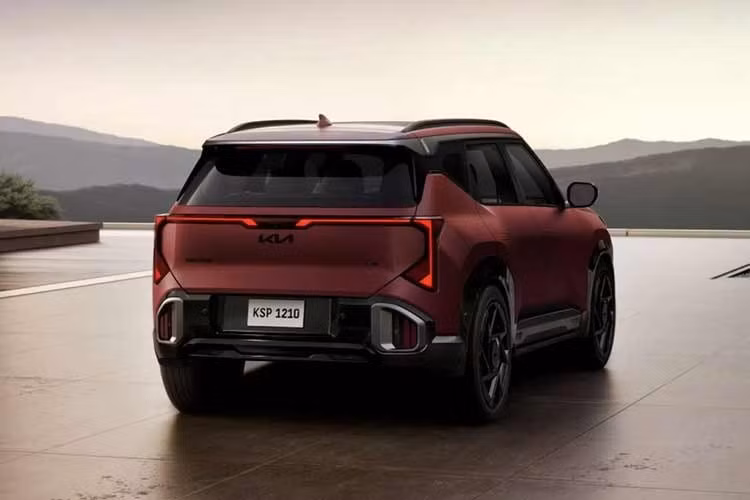 Dựi đoán, xe sẽ được trang bị tiêu chuẩn 6 túi khí, phanh đĩa bốn bánh và camera lùi. Các phiên bản cao cấp có thêm gói hỗ trợ lái nâng cao với nhiều tính năng an toàn chủ động và hỗ trợ đỗ xe như camera 360 độ và cảnh báo điểm mù.