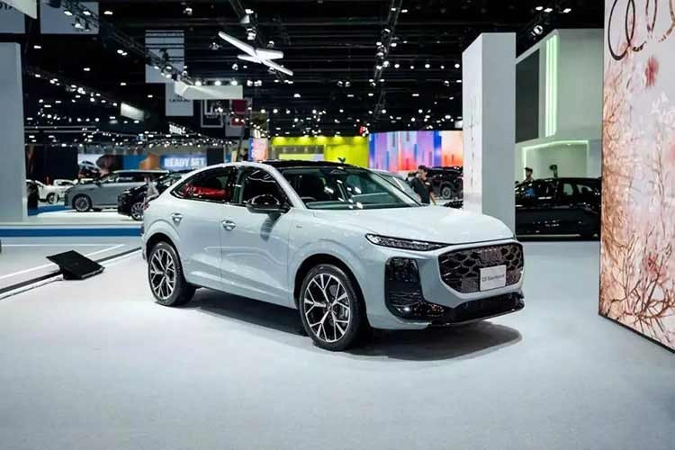 Thái Lan là quốc gia thứ hai tại khu vực Đông Nam Á đón nhận mẫu xe SUV hạng sang Audi Q3 thế hệ thứ 3. Xe được thay đổi hoàn toàn trên mọi phương diện theo ngôn ngữ thiết kế mới, mang phong cách thể thao mạnh mẽ và hầm hố hơn.