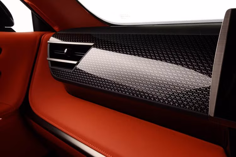 Ông Takashi Uehara cũng nhấn mạnh rằng thời gian phát triển sản phẩm hiện nay đã được rút ngắn đáng kể nhờ các công nghệ mới, do đó có rất nhiều tổ hợp truyền động đang được cân nhắc và kết quả sẽ sớm được công bố. Sự linh hoạt này cho phép Toyota tối ưu hóa chiếc xe đến từng chi tiết nhỏ nhất trước khi thương mại hóa.