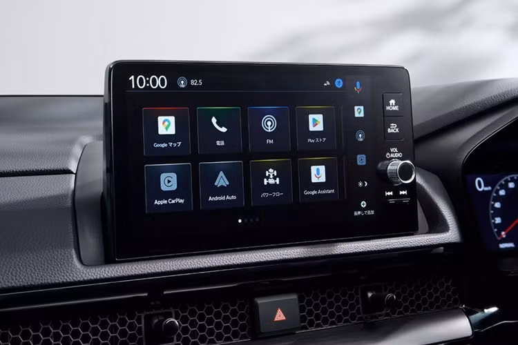 Về thiết kế và trang bị, bản tiêu chuẩn RS đã sở hữu hàng loạt tiện nghi hiện đại như màn hình giải trí 9 inch, cụm đồng hồ kỹ thuật số 10,2 inch, hệ thống âm thanh cao cấp 12 loa Bose, sạc không dây, cốp điện rảnh tay, ghế sưởi và hệ thống hỗ trợ lái Honda Sensing.