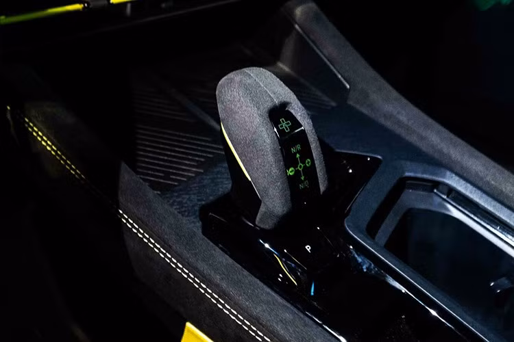 Tuy nhiên hãng cũng đang chuẩn bị để chiếc sedan hiệu suất cao này tham gia các giải đua sức bền, nơi yêu cầu khả năng tản nhiệt, độ bền khung gầm và độ ổn định động cơ ở mức cao hơn.