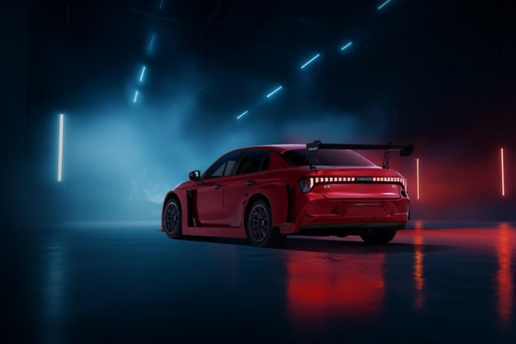 Mức giá xe 03+ TCR công bố là 1,40 triệu NDT (khoảng 5,2 tỷ đồng), mở ra cột mốc quan trọng cho ngành xe đua của Trung Quốc, đặc biệt khi đây là sản phẩm “ready-to-race” dành cho khách hàng phổ thông nhưng đáp ứng đầy đủ quy chuẩn thi đấu quốc tế.