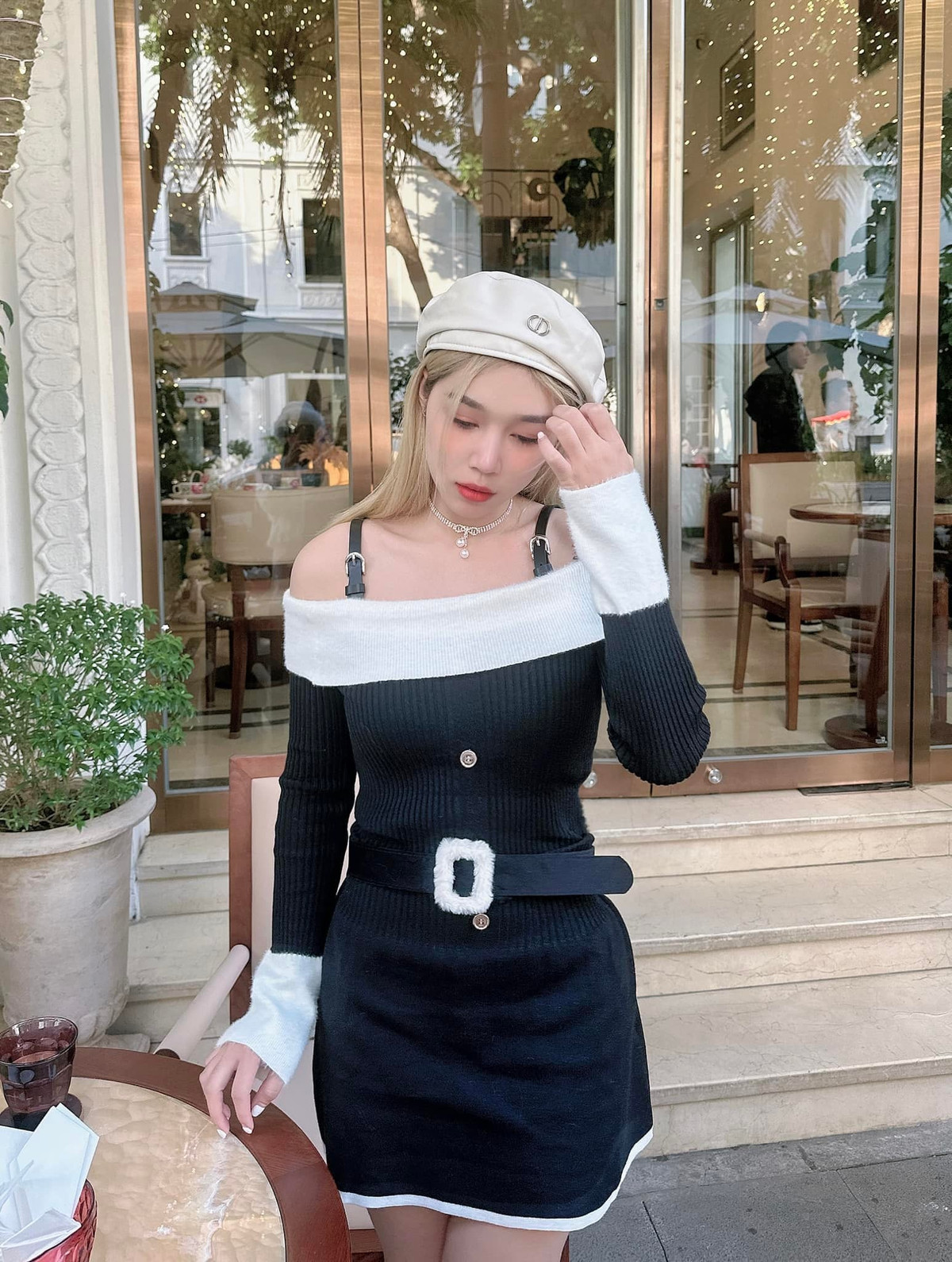 2 HCV đồng đội kiếm chém nữ – SEA Games 31 &amp; SEA Games 32 và 1 HCB đồng đội kiếm chém nữ – SEA Games 30 là những thành tích mà Khánh Linh đã mang về cho thể thao Việt Nam.