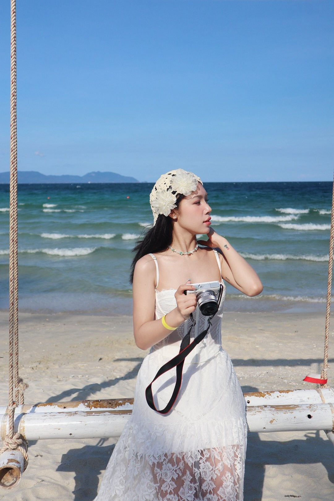 Nhìn những bức ảnh đời thường, ít ai đoán được Khánh Linh là nữ kiếm thủ đã có 10 năm tập luyện ở môi trường thể thao thành tích cao.