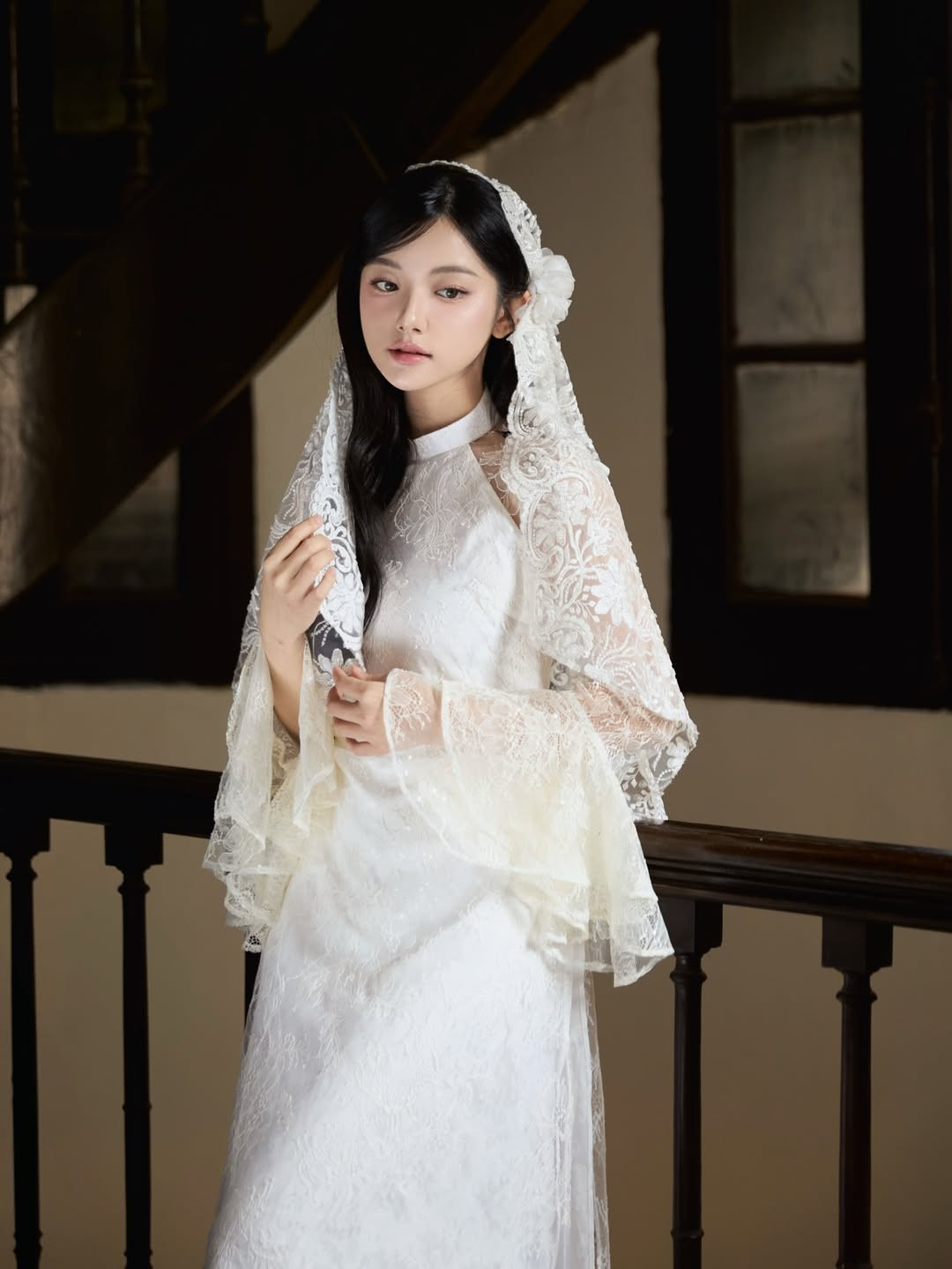 Bộ ảnh mới của Quỳnh Trương nhanh chóng nhận được nhiều lời khen từ cư dân mạng. Nhiều bình luận cho rằng cô nàng “hợp áo dài bất ngờ”, thậm chí còn gợi ý cô nàng nên thử sức với các dự án quảng bá văn hóa truyền thống hoặc chụp ảnh thời trang theo phong cách cổ điển nhiều hơn.