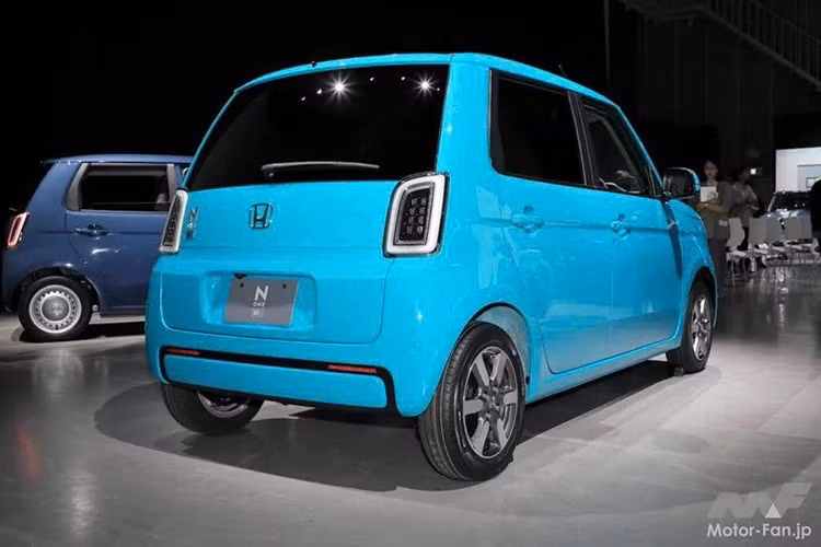 Đây là mẫu xe kei chạy điện thứ hai của Honda, sau N-Van e từng được cho ra mắt năm ngoái, nhưng khác với mẫu xe van phục vụ thương mại, N-One e được thiết kế chủ yếu cho nhu cầu giá đình và cá nhân.