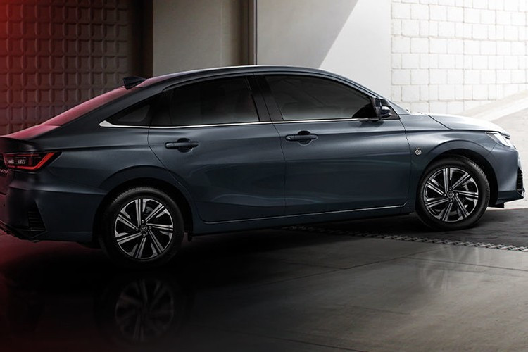 Sau Thái Lan, một số thị trường khác như Lào hay Campuchia, mẫu xe này còn được gọi là Toyota Viosn HEV dự định cũng sớm ra mắt. Nếu Toyota Vios tại Việt Nam được nâng cấp lên đời mới, đây sẽ là mẫu xe thay thế thế hệ hiện hành.