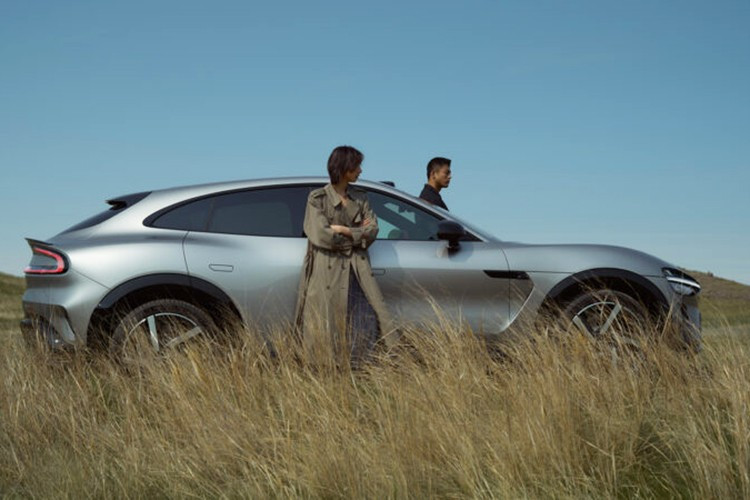 Với thiết kế crossover và định vị ở phân khúc cao hơn, YU7 được kỳ vọng sẽ tiếp tục tạo ra sức hút mạnh mẽ, thậm chí có khả năng cạnh tranh trực tiếp với Tesla Model Y.