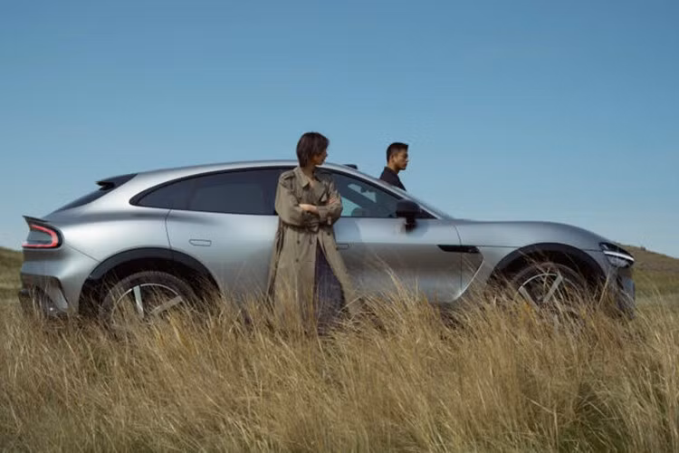 Với thiết kế crossover và định vị ở phân khúc cao hơn, YU7 được kỳ vọng sẽ tiếp tục tạo ra sức hút mạnh mẽ, thậm chí có khả năng cạnh tranh trực tiếp với Tesla Model Y.