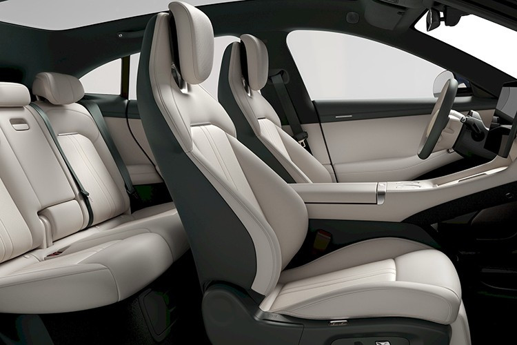 Đồng thời, CEO của Xiaomi cũng gây bất ngờ khi khuyên người dùng nên cân nhắc các mẫu xe điện khác nếu cần xe gấp.