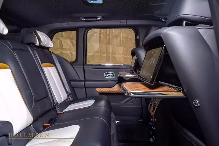 Chiếc SUV siêu sang Rolls-Royce Cullinan Series II tiếp tục kế thừa hệ thống động lực danh tiếng với cấu hình V12 tăng áp kép dung tích 6.75L từ BMW; cho sức mạnh lên tới 591 mã lực và 900 Nm mô-men xoắn khi kết hợp với hộp số tự động 8 cấp của thương hiệu danh tiếng ZF.