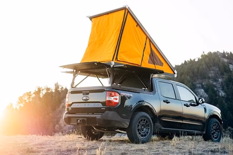 Hệ thống cảm biến xung quanh sẽ cảnh báo nếu có người lạ tiếp cận, đảm bảo an toàn khi nghỉ qua đêm. Bằng sáng chế này chỉ là một phần trong chiến lược của Ford, bên cạnh các sáng chế khác như cốp trước đa năng, ngăn kéo trượt bên hông hay màn hình xem phim ngoài trời...