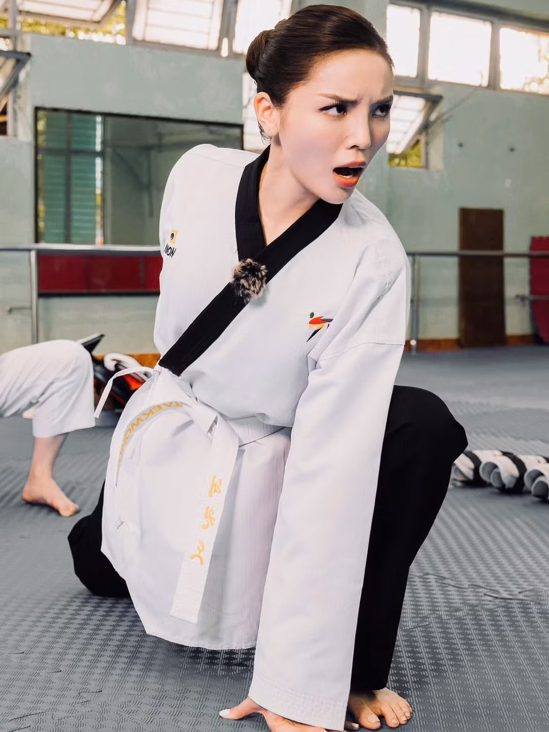 Bên cạnh hoạt động giải trí, Kỳ Duyên còn lấn sân kinh doanh, khẳng định hình ảnh một phụ nữ độc lập, bản lĩnh và tự chủ.