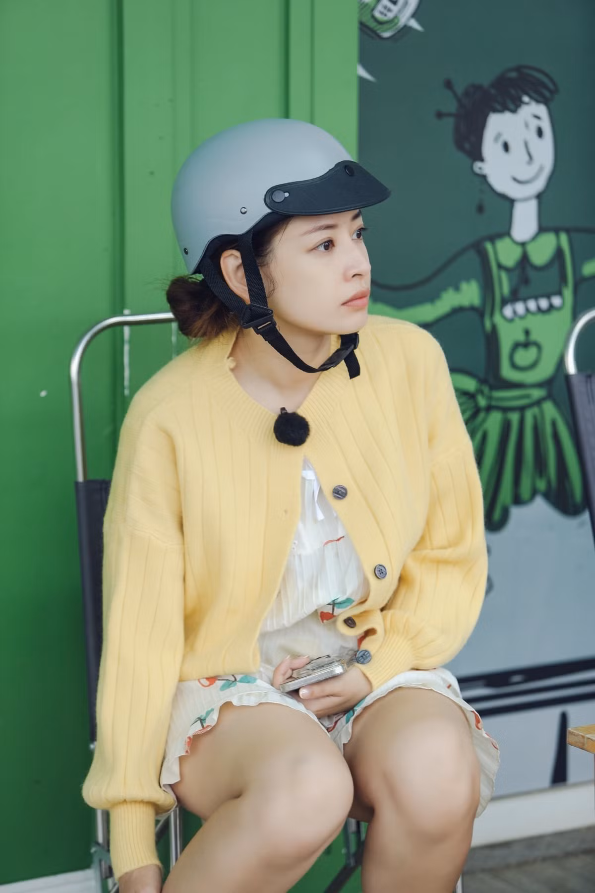 Không tạo dáng, không diễn xuất, Chi Pu mang đến cảm giác rất đời – hình ảnh mà nhiều khán giả dễ dàng bắt gặp trong nhịp sống thường ngày.