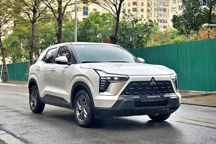 Riêng Xforce không áp dụng cho bản Exceed (giá 640 triệu đồng) nhưng với các phiên bản còn lại, mức giảm dao động khoảng 30 - 35 triệu đồng. Ngoài ra, khách hàng mua Mitsubishi Xforce còn nhận thêm phiếu nhiên liệu trị giá 15 - 21 triệu đồng, tùy phiên bản.