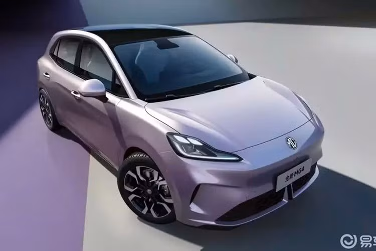 Cuối cùng là hỗ trợ lái cấp độ 2, hệ thống treo MacPherson phía trước và hệ thống treo liên kết đa điểm phía sau. MG4 2026 sẽ bắt đầu nhận đặt cọc từ ngày 5/8 và chính thức ra mắt vào ngày 5/9. Giá bán của mẫu xe điện này ở thị trường Trung Quốc hiện vẫn chưa được công bố. Trong khi đó, thế hệ cũ này có giá lên đến 948 triệu đồng ở thị trường Việt Nam.