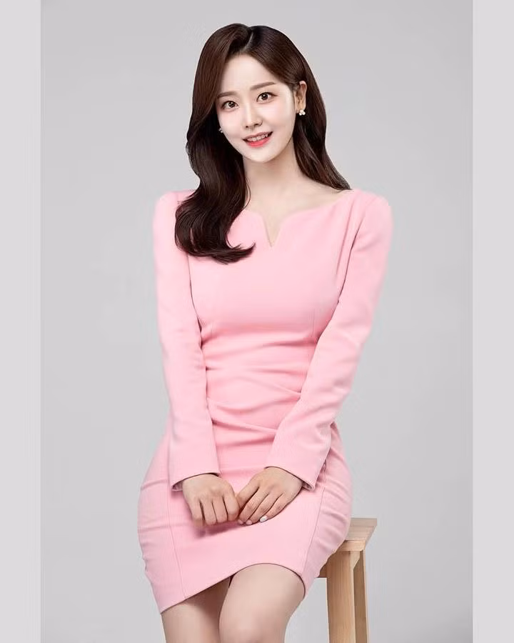 Với danh tiếng sẵn có từ giới thể thao điện tử, việc Yejin lấn sân sang chương trình hẹn hò thực tế đã ngay lập tức tạo nên một "cơn địa chấn".