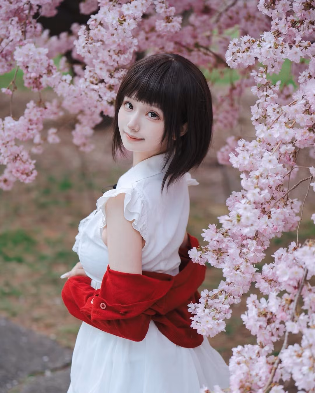 Xier không ngần ngại thử sức với những nhân vật có trang phục hút mắt, như Fleurdelys trong Wuthering Waves, Vivian trong Zenless Zone Zero, hay Mizuki trong Genshin Impact...