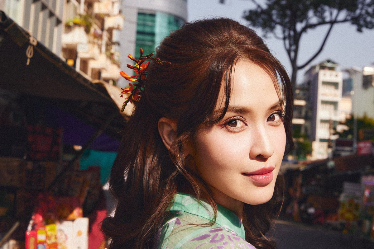 Với định hướng hình ảnh rõ ràng và phong cách ổn định, Lê Tú Vi đang dần khẳng định vị trí của mình trong nhóm những gương mặt theo đuổi vẻ đẹp thanh lịch, truyền thống. Hình tượng người phụ nữ dịu dàng trong tà áo dài mà cô thể hiện không chỉ tôn vinh nhan sắc cá nhân mà còn góp phần lan tỏa giá trị thẩm mỹ Á Đông đến gần hơn với công chúng trẻ.