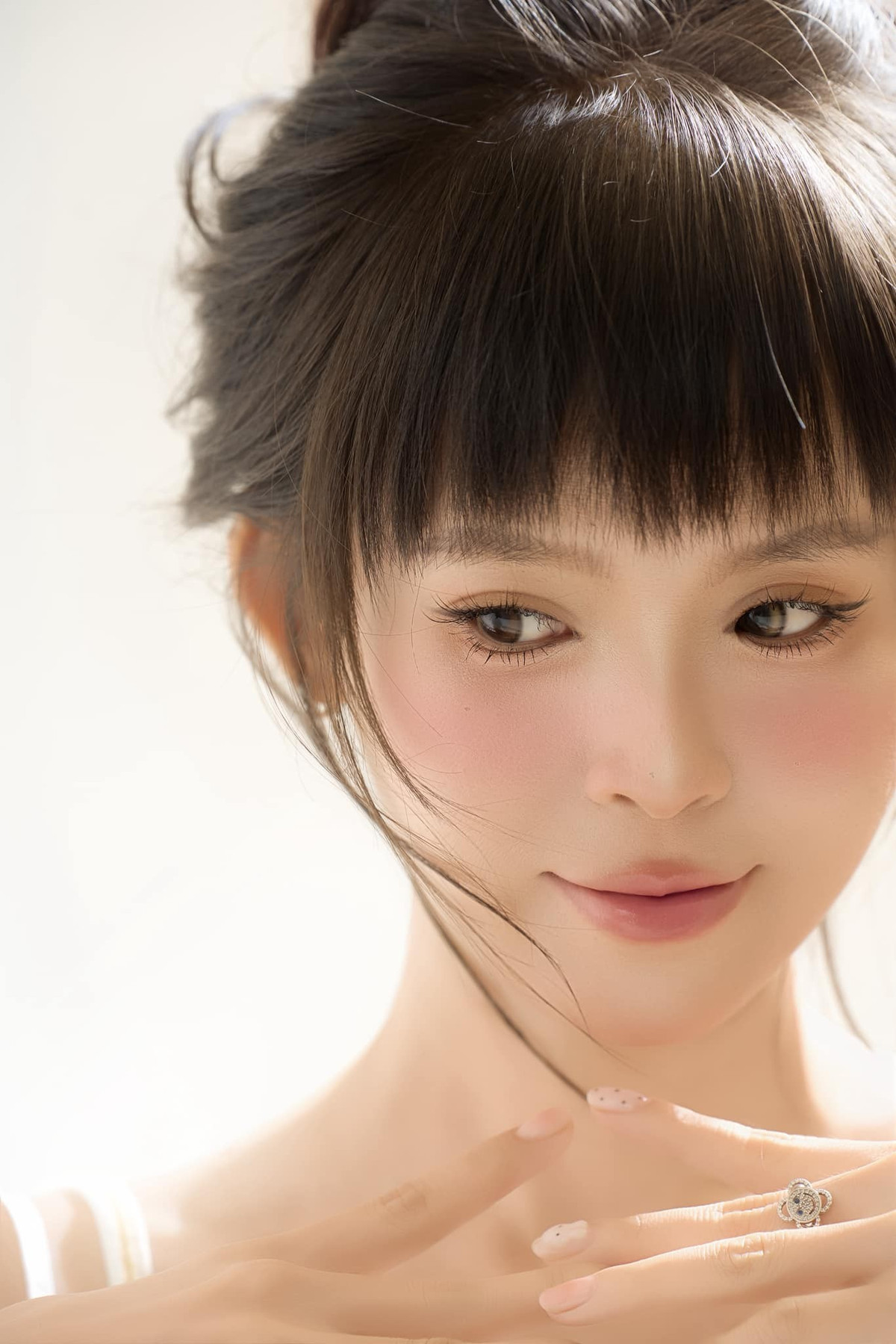 Dù không còn gắn liền với những vai diễn 'lầy lội', Thúy Kiều vẫn chứng minh được sức hút riêng của mình.