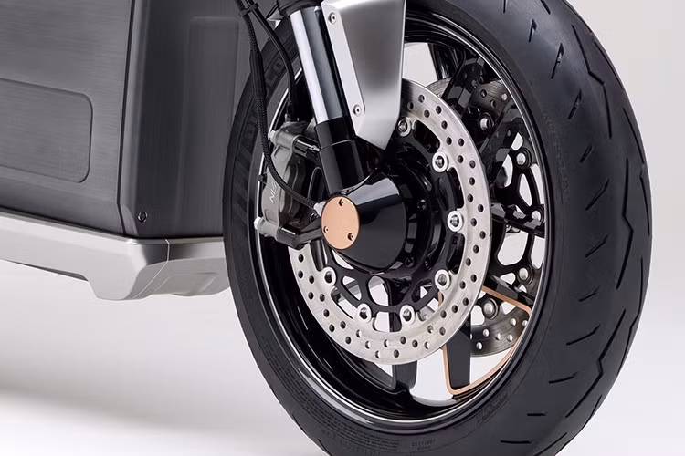 Honda đặt mục tiêu mang lại trải nghiệm vận hành của mẫu môtô điện hoàn toàn mới này tương đương các mẫu xe xăng dung tích 500cc.