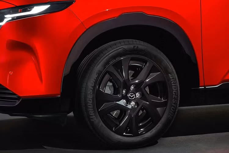 Hiện tại, danh mục xe điện hóa của Mazda tại Mỹ gồm CX-50 hybrid, CX-70 và CX-90 plug-in hybrid. Với sự bổ sung của CX-5 hybrid, Mazda kỳ vọng hai mẫu CX-5 và CX-50 hybrid có thể đạt doanh số cộng dồn 250.000 xe mỗi năm tại riêng thị trường Bắc Mỹ, góp phần củng cố vị thế trong bối cảnh xe thuần điện vẫn đang gặp nhiều rào cản.