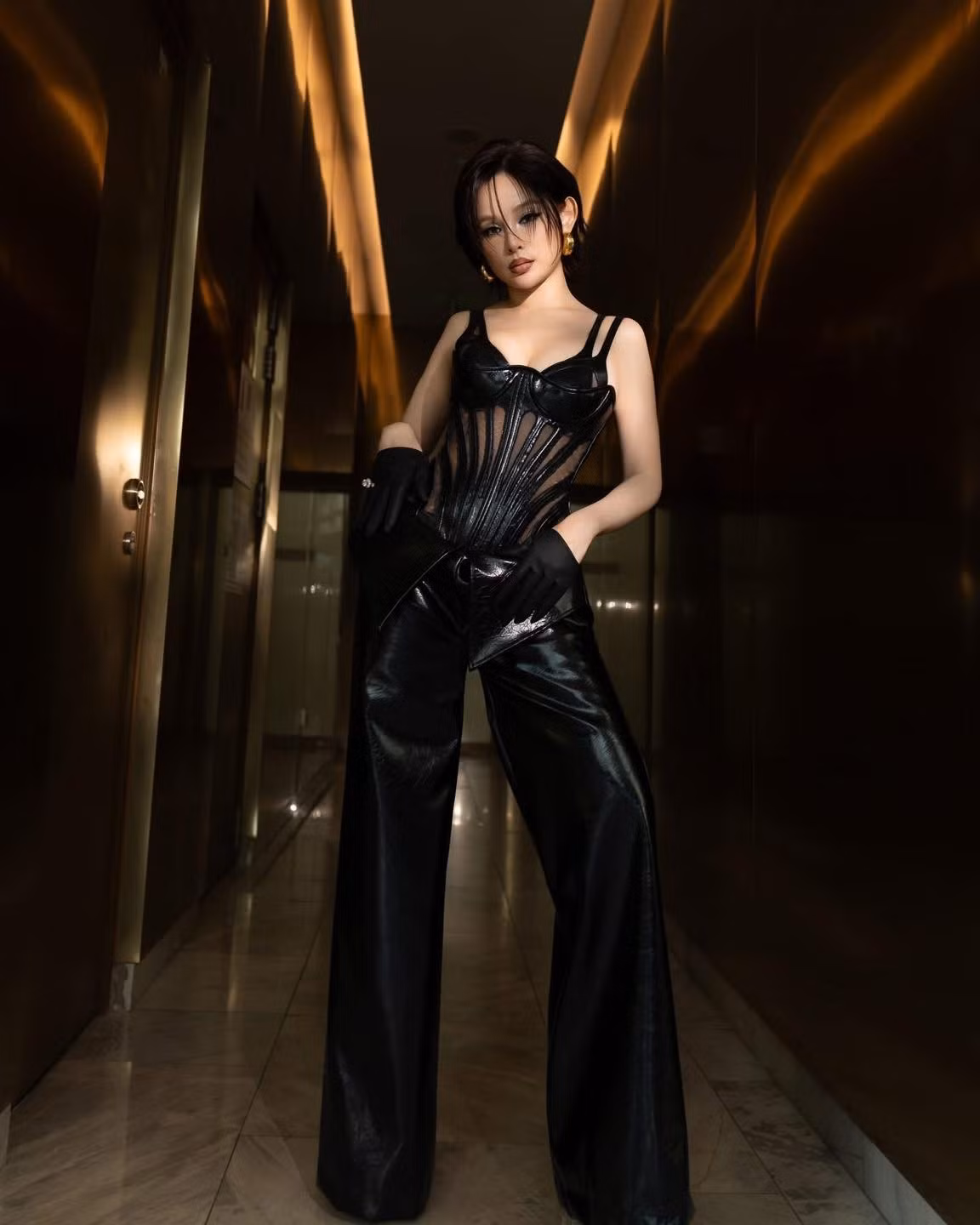 Ngày 15/9/2017, Huyền Baby hạ sinh cho đại gia Quang Huy thêm một cậu con trai tên Khôi Vĩ (gọi ở nhà là Sữa).