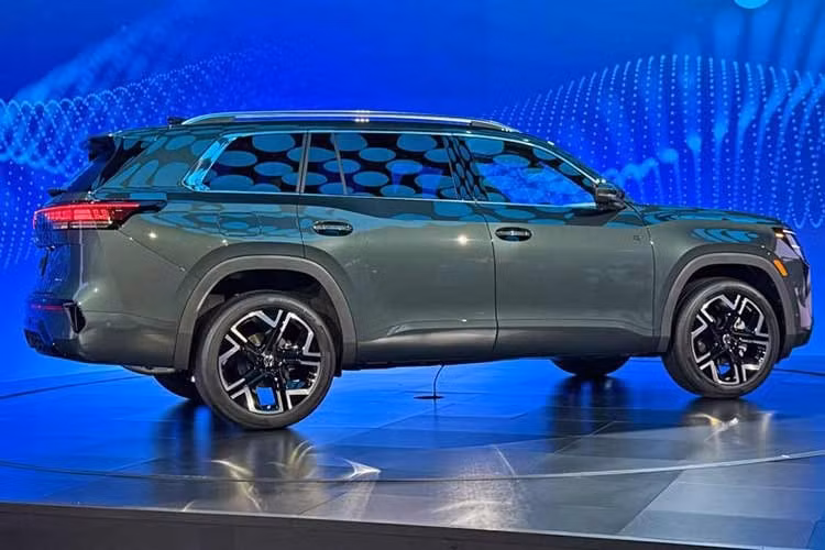 Khối động cơ xăng TSI EA888 evo5 với 4 xi-lanh, tăng áp, dung tích 2.0L, cho công suất tối đa 282 mã lực và mô-men xoắn cực đại 350 Nm, duy trì khả năng kéo tối đa 2.268 kg với các phiên bản có sẵn móc kéo. Hệ dẫn động cầu trước là trang bị tiêu chuẩn trong khi hệ dẫn động bốn bánh 4Motion có sẵn dưới dạng tùy chọn trên toàn bộ dải sản phẩm.