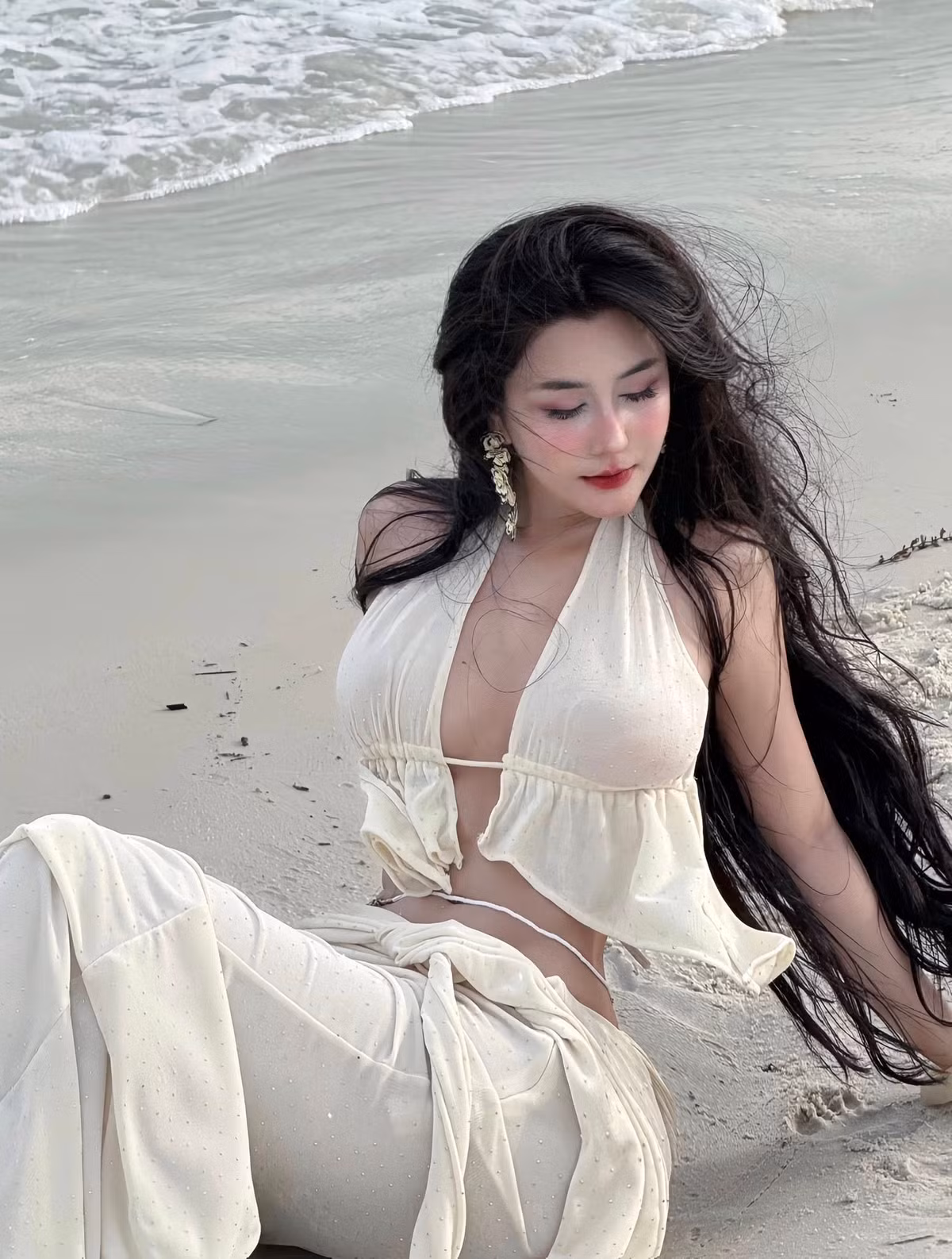 Võ Ngọc Trân tên đầy đủ là Võ Ngọc Trân, sinh năm 2001 và từng là học sinh trường THPT Bình Hưng Hòa, TP.HCM.