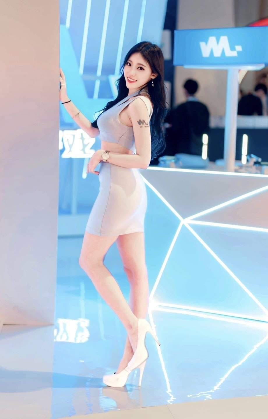 Không thể phủ nhận rằng KIKI đang rất biết cách tận dụng ngoại hình để tạo sức hút trên mạng xã hội. Tuy loạt ảnh có gây nhiều tranh cãi, nhưng cũng chính điều đó đã giúp cô nhận được sự chú ý vượt bậc. Ảnh sử dụng trong bài: Instagram nhân vật.