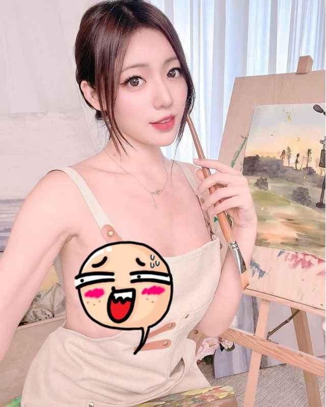 Hình ảnh táo bạo này đã khiến cộng đồng mạng không khỏi choáng ngợp, nhiều người hài hước để lại bình luận: “Làm sao học được khi cô giáo thế này".