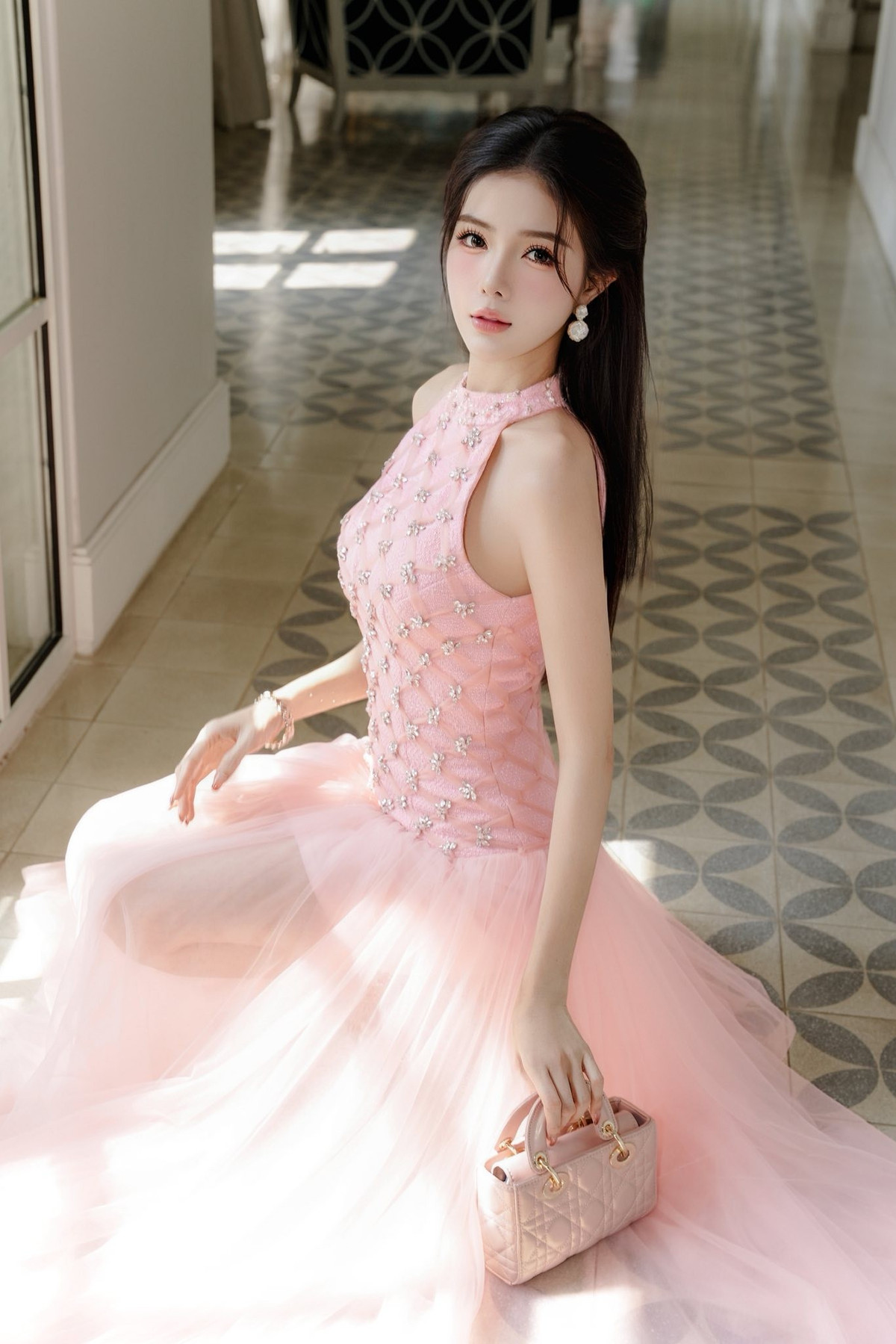 Hiện tại, Lilly Luta có cuộc sống trầm lắng hơn. Ngoài vai trò KOL, cô chuyển hướng sang kinh doanh với nhiều lĩnh vực như thời trang, làm đẹp và đồ ăn.