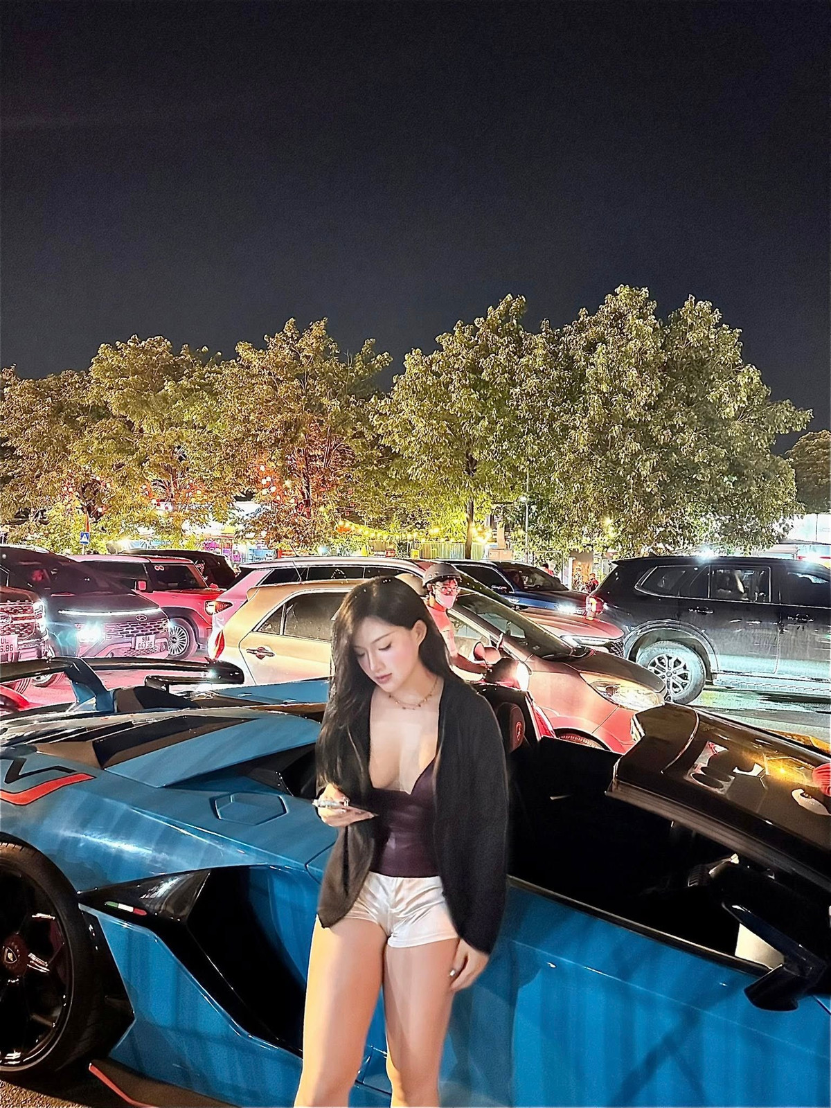 View - Hot girl Bảo Trân khoe dáng cùng siêu xe Lamborghini | Báo Tri thức và Cuộc sống - TIN TỨC PHỔ BIẾN KIẾN THỨC 24H