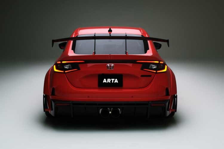 Phần ngoại thất của ARTA GT được thiết kế riêng biệt, bao gồm cản trước, lưới tản nhiệt và vè trước mới. Các chi tiết như cánh chia gió trước (under-spoiler), cánh gió nhỏ (canards) và ống hút gió trên nắp capo đều được làm bằng sợi carbon.