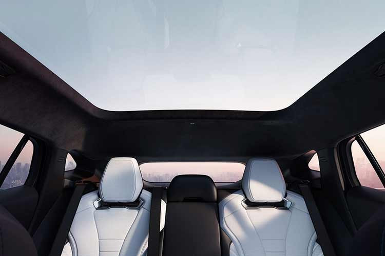 Trong ứng dụng này, chiếc SUV dựa trên sự kết hợp giữa động cơ xăng tăng áp phun trực tiếp 1.5 lít, công suất 148 mã lực và mô-men xoắn 250 Nm, cùng hai động cơ điện, cung cấp lần lượt 134 mã lực/320 Nm và 83 mã lực/180 Nm. Tổng công suất hệ thống đạt 247 mã lực và mô-men xoắn 565 Nm, được điều khiển bởi hộp số tự động đa chế độ.