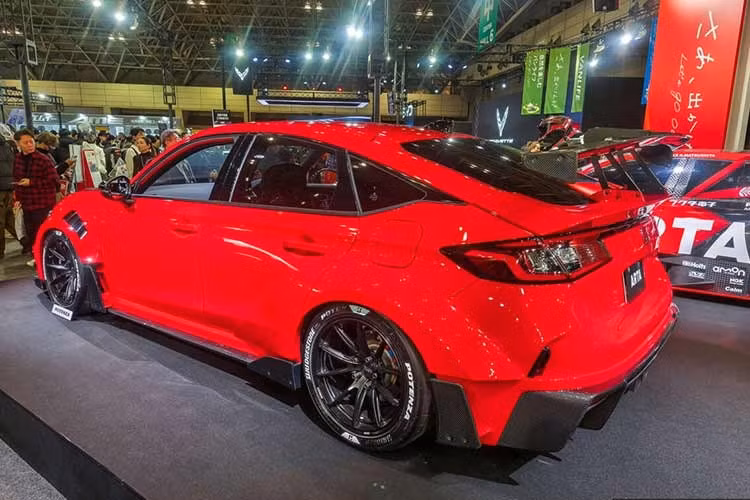 Mức giá dành cho gói nâng cấp ARTA GT cho Honda Civic Type R thế hệ mới là 13.500.000 yên (tương đương khoảng 2,24 tỷ đồng), đã bao gồm chi phí lắp đặt và sơn, nhưng chưa bao gồm giá xe Civic Type R nguyên bản.