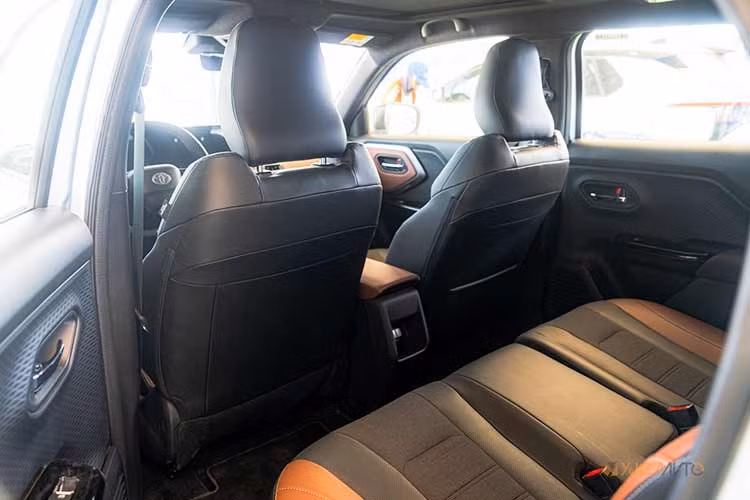 Theo thông tin ban đầu, Urban Cruiser sử dụng hệ dẫn động cầu trước (FWD) và có phạm vi hoạt động tối đa khoảng 475 km sau mỗi lần sạc, hướng đến nhu cầu di chuyển trong đô thị cũng như các hành trình đường dài. Dù chưa công bố đầy đủ thông số kỹ thuật, mẫu xe này được kỳ vọng sẽ là lựa chọn cạnh tranh trong phân khúc SUV điện cỡ nhỏ.