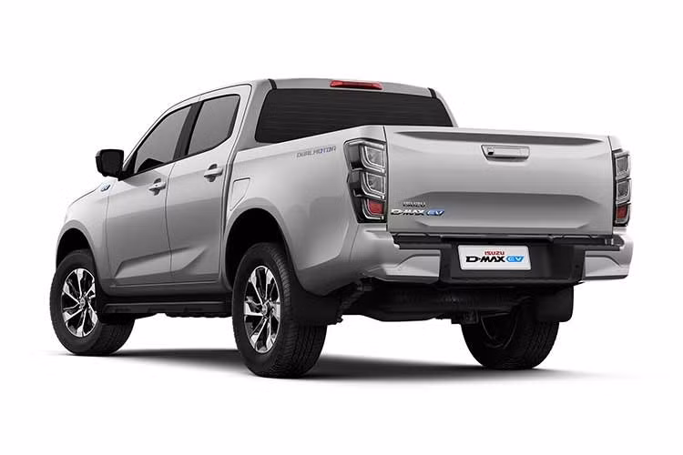 Isuzu D-Max EV sẽ có thời gian bảo hành pin cao cáp lên tới 8 năm hoặc 160.000 km (tùy điều kiện đến trước). Việc ra mắt D-Max EV cho thấy Isuzu đang từng bước tham gia vào xu hướng điện hóa, đồng thời giữ lại các đặc tính thực dụng vốn là thế mạnh của dòng bán tải truyền thống.