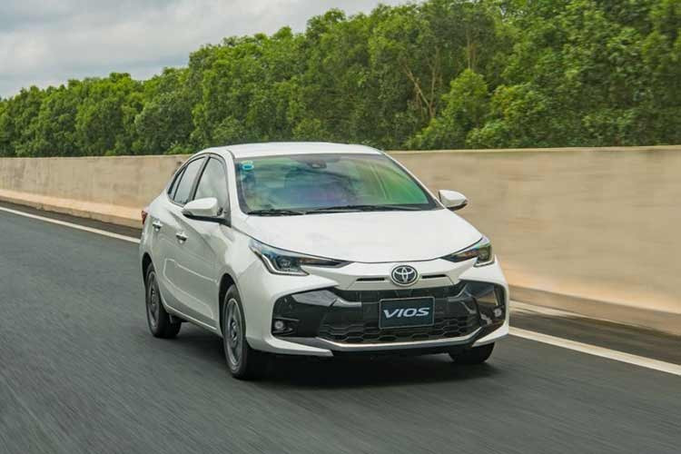 Toyota Vios: 615 xe ﻿“Mẫu xe sedan quốc dân” một thời vẫn bền bỉ góp mặt trong danh sách bán chạy. Dù không còn ở đỉnh cao phong độ, nhưng Vios vẫn là lựa chọn ưu tiên cho nhóm khách hàng mua xe lần đầu hoặc kinh doanh dịch vụ nhờ tính kinh tế cao và mức khấu hao thấp.