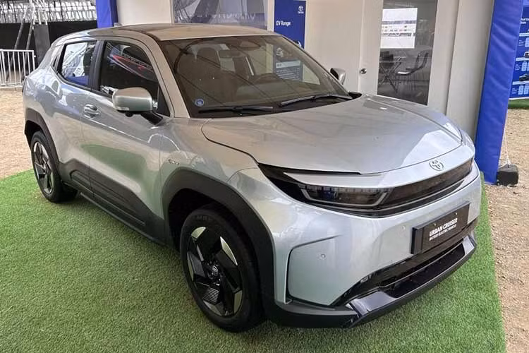 Với mức giá công bố cùng những trang bị ban đầu, Toyota Urban Cruiser được xem là bước đi quan trọng của Toyota trong chiến lược mở rộng danh mục xe điện tại Đông Nam Á, đồng thời hướng đến nhóm khách hàng đang tìm kiếm một mẫu SUV điện thực dụng cho nhu cầu di chuyển hàng ngày.