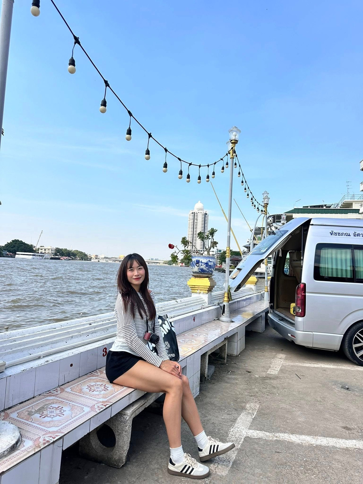 Rời sân đấu, Mỹ Tiên ghi điểm với phong cách nữ tính, ngọt ngào. Cô yêu thích những trang phục khoe khéo lợi thế hình thể, đặc biệt là đôi chân dài trong các buổi cà phê, dạo phố chụp ảnh cùng bạn bè. Nữ VĐV cũng từng chia sẻ mong muốn thử sức với vai trò người mẫu ảnh, cho thấy sự tự tin và cởi mở trong việc khám phá bản thân ngoài thể thao chuyên nghiệp.