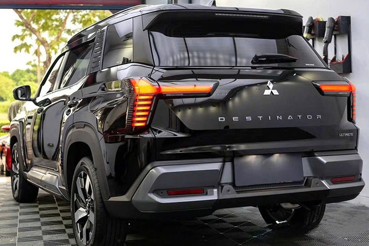 Trước đó, vào ngày 10/11, Mitsubishi cho biết lô xe Destinator 2026 đầu tiên đã cập cảng Việt Nam với rất nhiều phiên bản màu sắc, đáp ứng đa dạng nhu cầu của người dùng trong dịp cuối năm này.