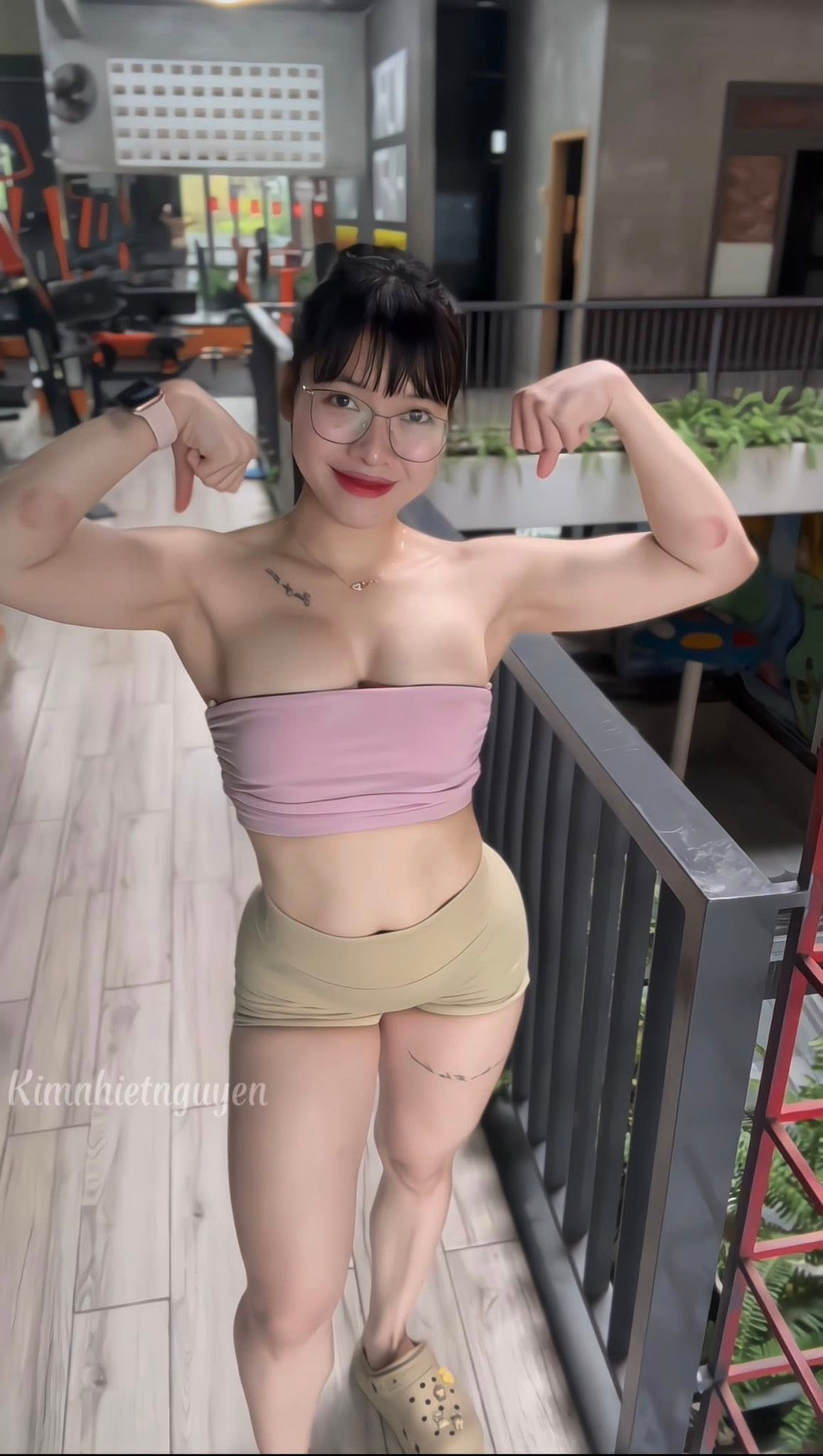 Bộ ảnh bikini đón năm mới của Nguyễn Kim Nhiệt không chỉ đơn thuần là màn khoe dáng mà còn là "quả ngọt" cho hành trình tập luyện nghiêm túc.