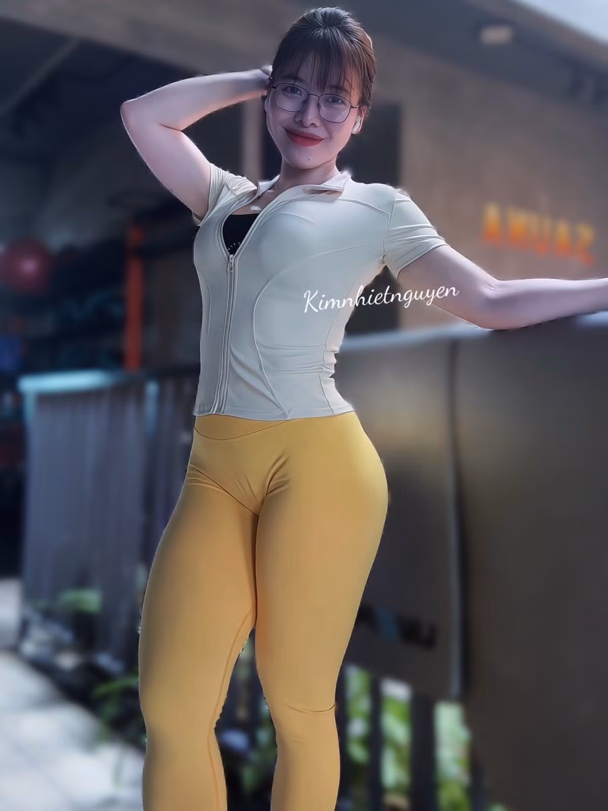 Bên cạnh những lời khen về ngoại hình, không ít người còn dành sự tôn trọng cho lối sống tích cực mà nữ gymer theo đuổi. Việc khoe body không chỉ để ngắm mà còn là minh chứng cho sự nỗ lực, kiên trì suốt thời gian dài tập luyện. Đây cũng chính là lý do giúp Kim Nhiệt giữ được thiện cảm và sức hút bền bỉ trong mắt cộng đồng.