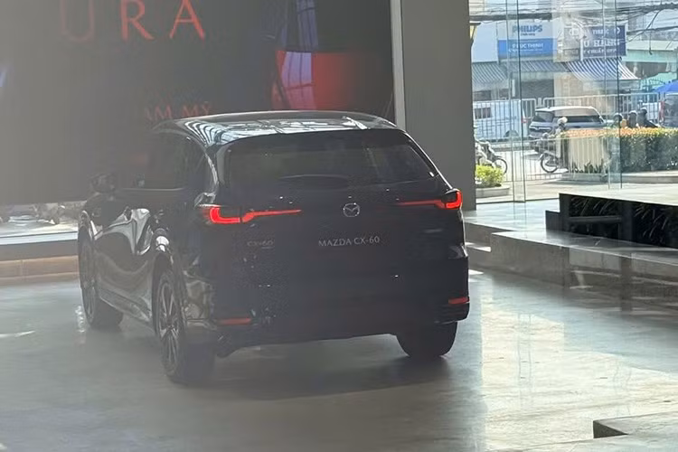 Ba mẫu SUV thuộc ba phân khúc khác nhau xuất hiện cùng lúc làm dấy lên kỳ vọng Mazda chuẩn bị đại tu dải sản phẩm, đặc biệt trong bối cảnh hãng đang cạnh tranh trực tiếp ở nhóm SUV đô thị, SUV 5 chỗ và SUV 7 chỗ cỡ lớn.