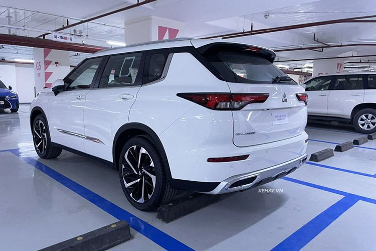 Trục cơ sở của xe ở mức 2.704 mm, dài hơn so với đối thủ Honda CR-V và Mazda CX-5 nhưng vẫn kém các mẫu có thế mạnh về không gian như Ford Territory, Hyundai Tucson hay Kia Sportage.