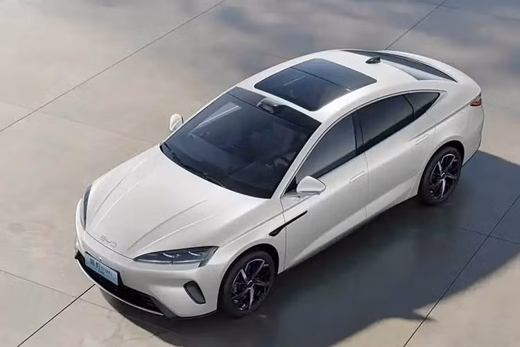 Dự kiến, mẫu xe sedan BYD Seal 07 EV thuẩn điện sẽ được ra mắt tại thị trường quê nhà Trung Quốc vào năm sau, sau đó sẽ là các thị trường khác và rất có thể sẽ sớm bán tại Việt Nam.