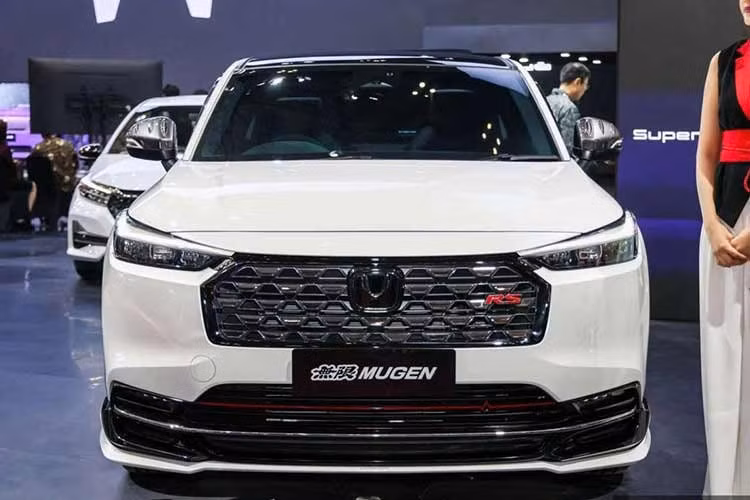 Tuy nhiên, mức giá cho các nâng cấp cho phần nội, ngoại thất trên Honda HR-V Mugen 2026 không hề thấp cũng là một trở ngại. Dự đoán, mẫu "xe chơi" này sẽ ít được nhiều người dùng phổ thông ưa chuộng hơn so với phiên bản thường.