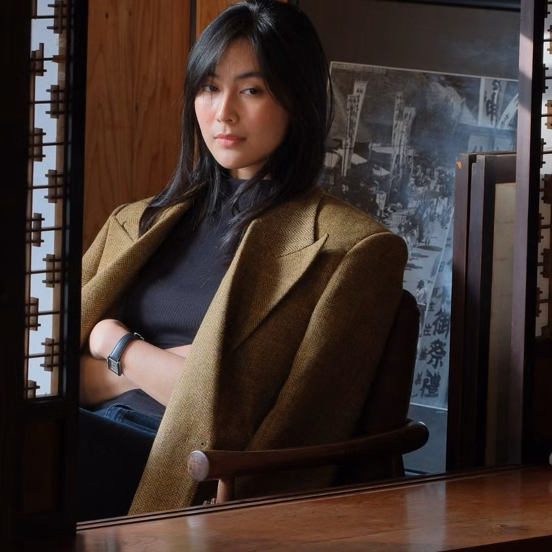 Điều làm nên sức hút đặc biệt của Helly Tống không chỉ là nhan sắc hay gu thẩm mỹ tinh tế, mà còn là chiều sâu trong tư duy và quan điểm sống.