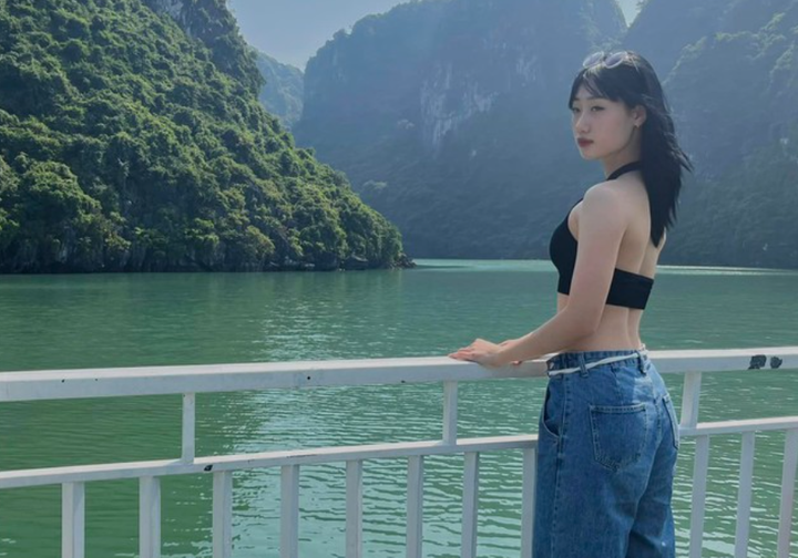 Trên mạng xã hội, nữ VĐV khá kín tiếng, chỉ thường chia sẻ một số khoảnh khắc đời thường giản dị khi đi chơi, du lịch cùng bạn bè.